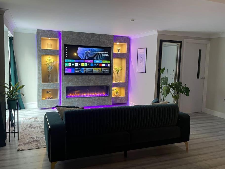 The Exclusive Jacuzzi Apartment Birmingham Eksteriør billede